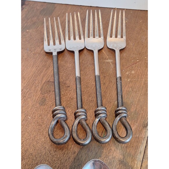 Vintage Twist & Shout 18/10 Stainless Steel Flatware Silverware 20 PCs Serves 4 - Picture 7 of 13